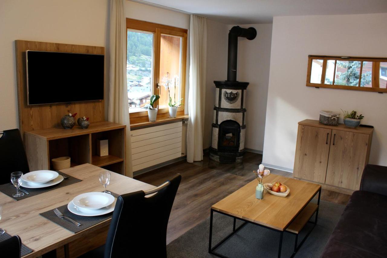 Haus Les Melezes C Apartment Zermatt Bagian luar foto